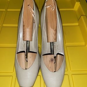 Bruno Magli Women's Vintage Pumps Size 7 M